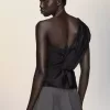 Asymmetrische gedrapeerde top
