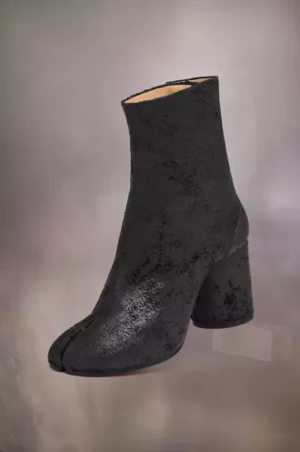 maison margiela tabi enkellaarsjes 1 13 330x496 - Maison Margiela Tabi enkellaarsjes