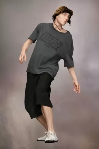 T-shirt met geborduurd logo